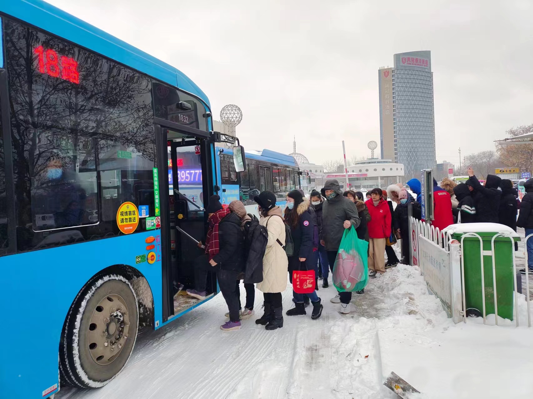 迎戰(zhàn)龍年首場(chǎng)降雪，德州交投公交集團(tuán)全力保障市民安全出行